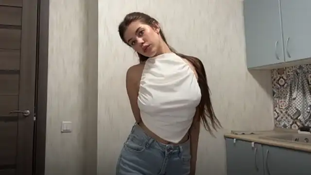 LypsiXo online show from May 21, 2026, 3:52 pm