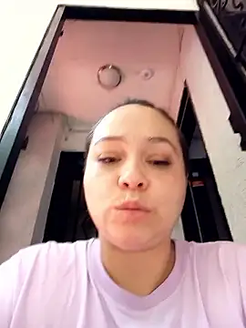 Snapshot of SabrinaVantress chatting on April 1, 2026, 5:10 pm SabrinaVantress online show from April 1, 2026, 5:10 pm