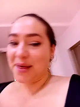 Snapshot of SabrinaVantress chatting on April 15, 2026, 5:36 am SabrinaVantress online show from April 15, 2026, 5:36 am
