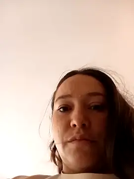 Snapshot of SabrinaVantress chatting on April 18, 2026, 10:32 pm SabrinaVantress online show from April 18, 2026, 10:32 pm
