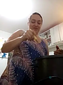 Snapshot of SabrinaVantress chatting on April 23, 2026, 10:12 pm SabrinaVantress online show from April 23, 2026, 10:12 pm