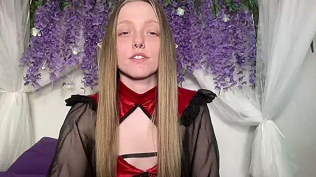 ElfGirlAna online show from July 28, 2026, 3:21 pm