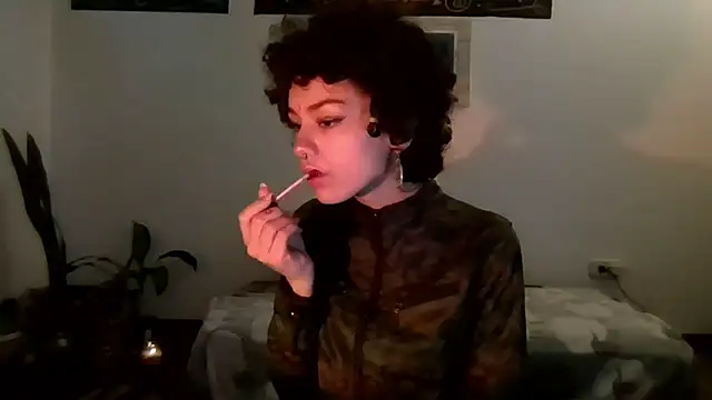 Snapshot of Tabitta_ chatting on May 25, 2026, 12:16 am Tabitta online show from May 25, 2026, 12:16 am