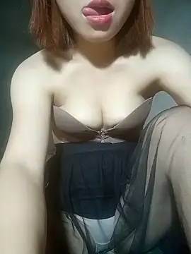 Aurora Luna online show from April 19, 2026, 3:28 am