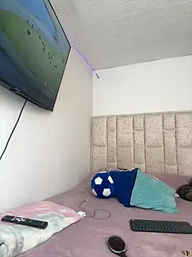 dulce hell  online show from April 6, 2026, 8:32 pm