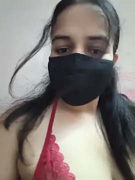 Snapshot of REENA-STRIP chatting on May 17, 2026, 8:23 am REENA-STRIP online show from May 17, 2026, 8:23 am