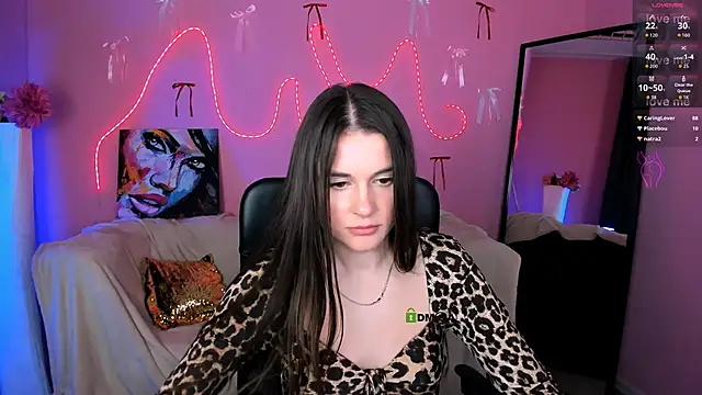 Snapshot of sara_musee chatting on April 13, 2026, 11:43 pm sara musee online show from April 13, 2026, 11:43 pm
