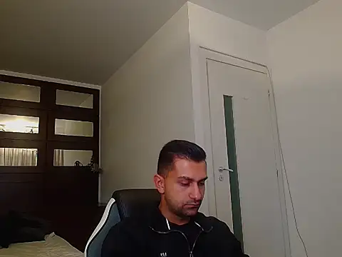BryceReign online show from May 19, 2026, 3:57 am