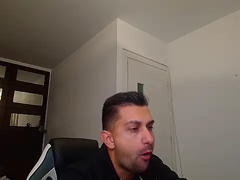 BryceReign online show from May 20, 2026, 4:18 am