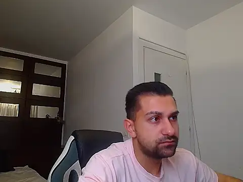 BryceReign online show from May 25, 2026, 4:40 am
