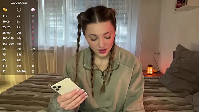 1Kellynaive online show from March 26, 2026, 3:06 pm