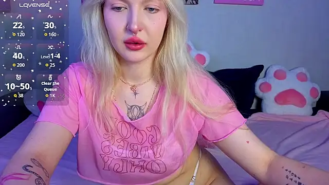 BlondieSummer online show from May 23, 2026, 3:38 pm