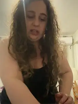 CurlyMaddie online show from July 22, 2026, 6:43 pm