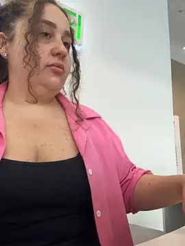 CurlyMaddie online show from July 24, 2026, 7:17 am