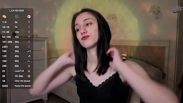 Snapshot of MilaVey chatting on May 31, 2026, 7:04 pm MilaVey online show from May 31, 2026, 7:04 pm