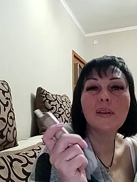 Snapshot of HelgaDennis chatting on April 21, 2026, 5:39 pm HelgaDennis online show from April 21, 2026, 5:39 pm