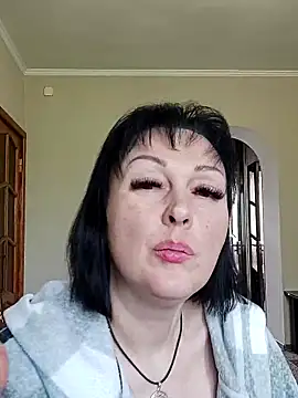 Snapshot of HelgaDennis chatting on April 24, 2026, 11:01 am HelgaDennis online show from April 24, 2026, 11:01 am