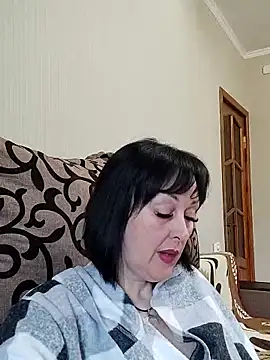 Snapshot of HelgaDennis chatting on May 12, 2026, 4:42 am HelgaDennis online show from May 12, 2026, 4:42 am
