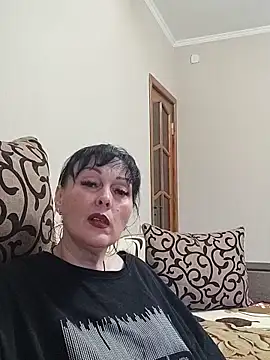 Snapshot of HelgaDennis chatting on May 13, 2026, 4:15 pm HelgaDennis online show from May 13, 2026, 4:15 pm