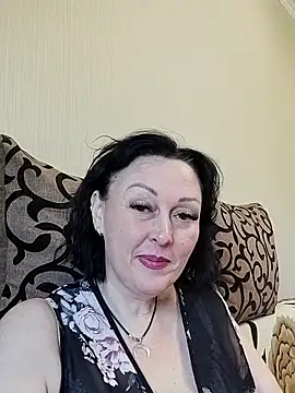 Snapshot of HelgaDennis chatting on May 16, 2026, 7:27 am HelgaDennis online show from May 16, 2026, 7:27 am