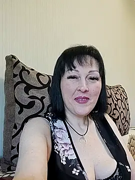 Snapshot of HelgaDennis chatting on May 17, 2026, 6:22 am HelgaDennis online show from May 17, 2026, 6:22 am