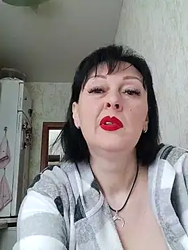 Snapshot of HelgaDennis chatting on May 18, 2026, 5:24 am HelgaDennis online show from May 18, 2026, 5:24 am
