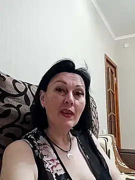 Snapshot of HelgaDennis chatting on May 18, 2026, 6:25 pm HelgaDennis online show from May 18, 2026, 6:25 pm