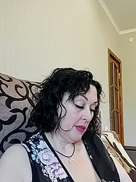 Snapshot of HelgaDennis chatting on May 26, 2026, 7:48 am HelgaDennis online show from May 26, 2026, 7:48 am