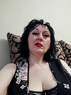 Snapshot of HelgaDennis chatting on May 27, 2026, 4:26 pm HelgaDennis online show from May 27, 2026, 4:26 pm