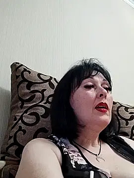 Snapshot of HelgaDennis chatting on May 28, 2026, 5:32 pm HelgaDennis online show from May 28, 2026, 5:32 pm