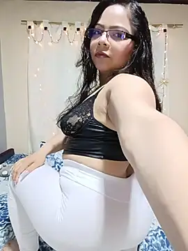 Snapshot of ROUSSE_SINCLAIR chatting on April 18, 2026, 10:54 pm ROUSSE SINCLAIR online show from April 18, 2026, 10:54 pm