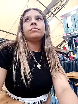 Snapshot of alanna6950 chatting on April 4, 2026, 5:32 pm alanna6950 online show from April 4, 2026, 5:32 pm