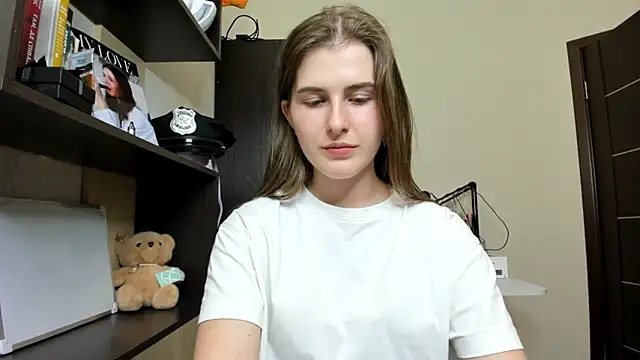 Snapshot of OhMyAlice chatting on May 28, 2026, 7:44 pm OhMyAlice online show from May 28, 2026, 7:44 pm