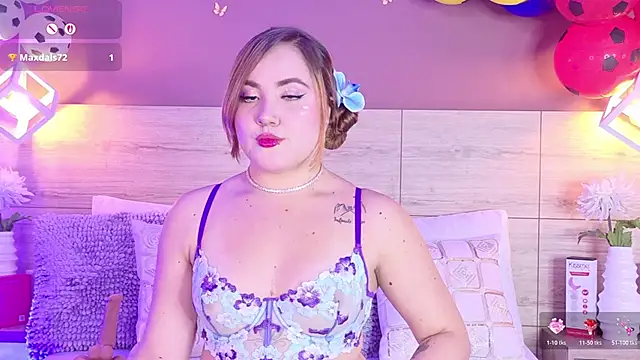 Snapshot of ElenaGilbertAdams chatting on June 22, 2026, 1:41 pm ElenaGilbertAdams online show from June 22, 2026, 1:41 pm