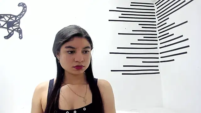LindaCatalina  online show from May 27, 2026, 12:46 pm