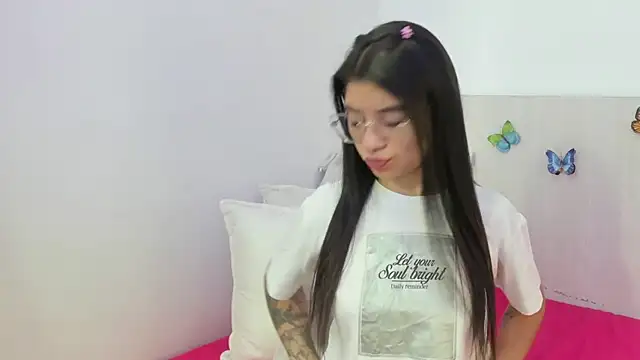LindaCatalina  online show from July 18, 2026, 12:53 pm