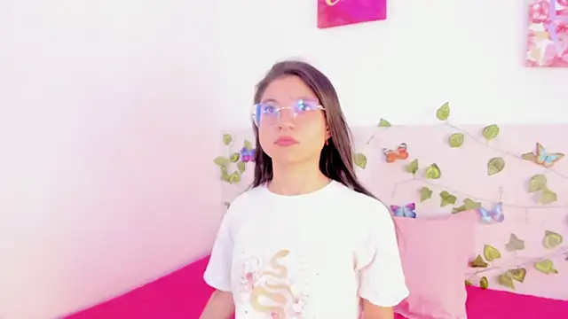 LindaCatalina  online show from July 28, 2026, 12:48 pm