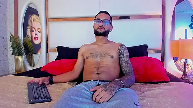 KyleJoss30 online show from April 29, 2026, 9:10 pm