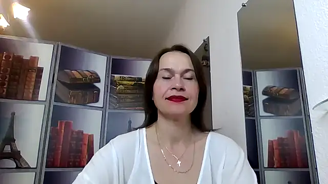 Selena Moo online show from May 17, 2026, 3:08 pm