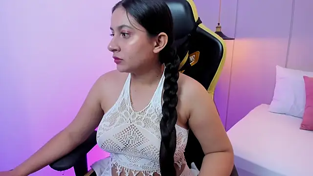 Snapshot of kira_relish chatting on June 1, 2026, 11:23 am kira relish online show from June 1, 2026, 11:23 am