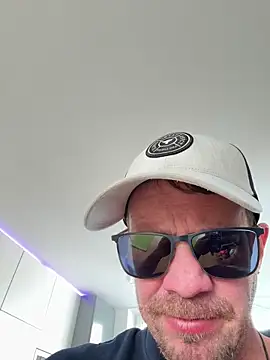 stefhart online show from March 30, 2026, 7:42 am