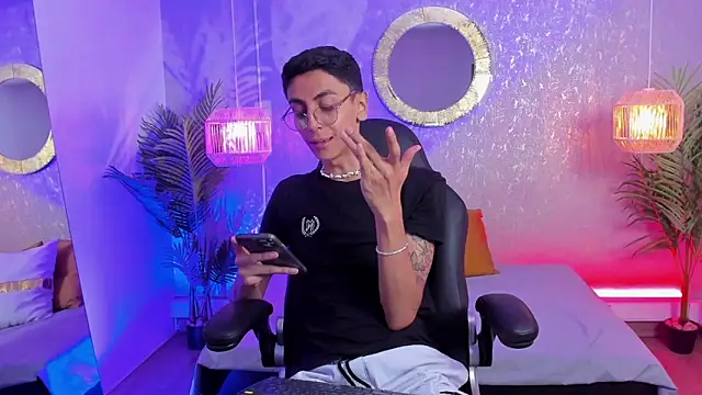 Snapshot of Gio_carangi chatting on April 16, 2026, 2:56 am Gio carangi online show from April 16, 2026, 2:56 am