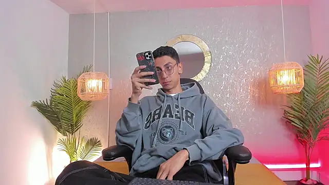 Snapshot of Gio_carangi chatting on May 21, 2026, 2:40 am Gio carangi online show from May 21, 2026, 2:40 am