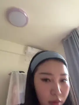 Snapshot of kiki-chloe chatting on April 7, 2026, 6:25 am kiki-chloe online show from April 7, 2026, 6:25 am