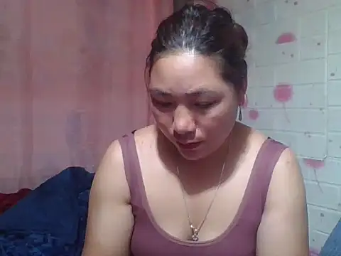 Snapshot of Hena__ chatting on April 4, 2026, 7:17 am Hena online show from April 4, 2026, 7:17 am