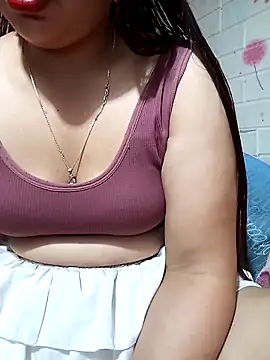 Snapshot of Hena__ chatting on April 6, 2026, 5:19 am Hena online show from April 6, 2026, 5:19 am