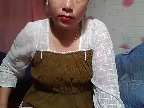 Snapshot of Hena__ chatting on April 9, 2026, 10:59 pm Hena online show from April 9, 2026, 10:59 pm