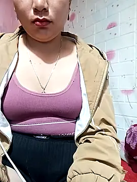Snapshot of Hena__ chatting on April 26, 2026, 12:47 pm Hena online show from April 26, 2026, 12:47 pm