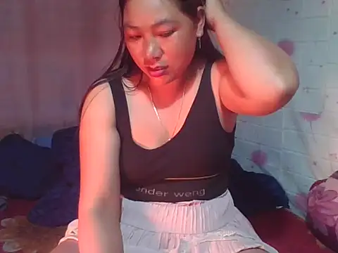 Snapshot of Hena__ chatting on April 30, 2026, 10:36 pm Hena online show from April 30, 2026, 10:36 pm
