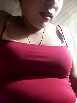 Snapshot of Hena__ chatting on May 18, 2026, 4:40 am Hena online show from May 18, 2026, 4:40 am